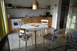 Unclassified image, 3 of 15, button - Morning dew - apartments in the solar house (Putbus)