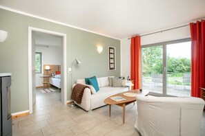 Unclassified image, 2 of 16, button - Morning dew - apartments in the solar house (Putbus)