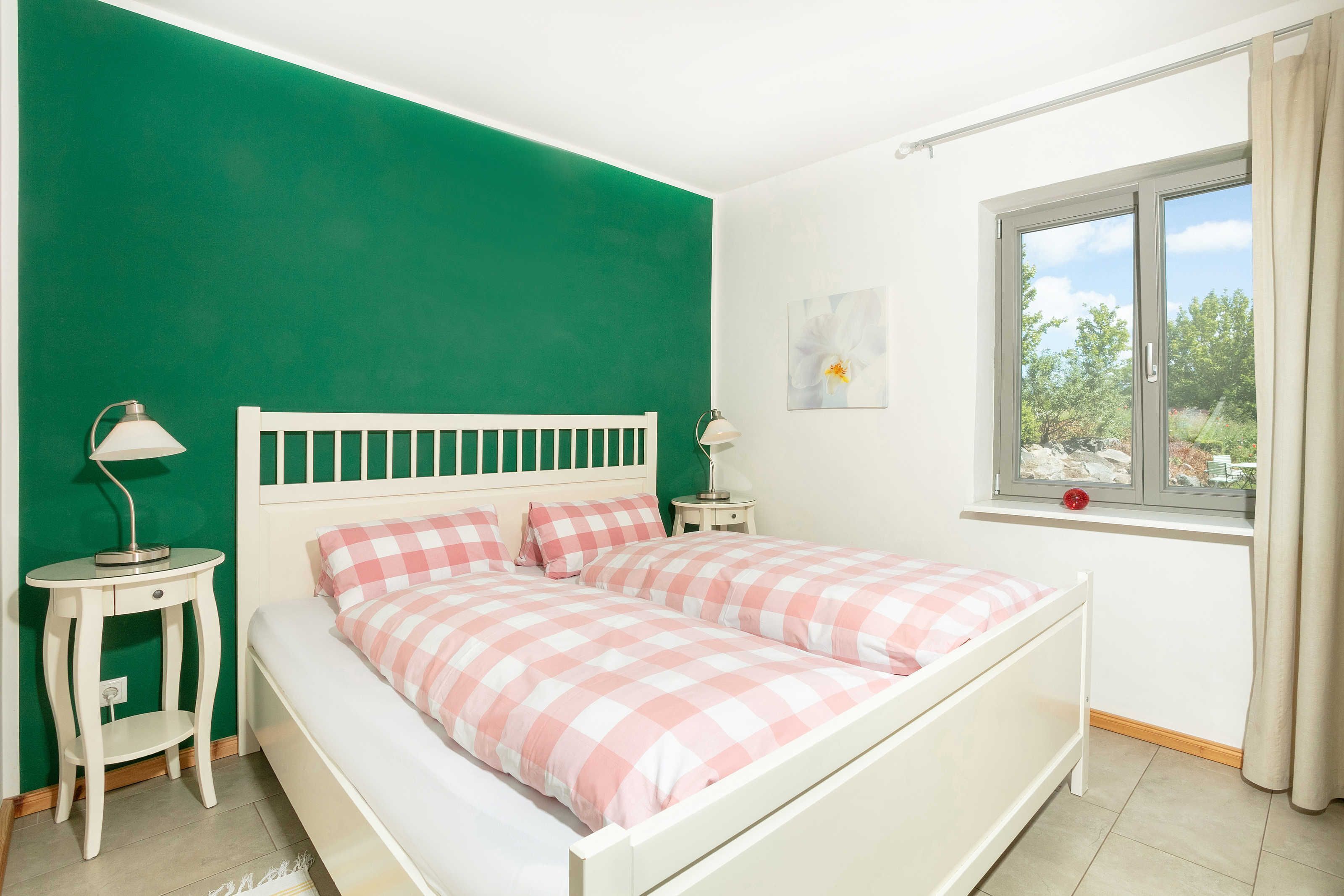 2 عدّة غرف نوم وسرير سفر وواي فاي وملاءات أسرّة