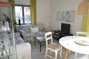 Unclassified image, 4 of 15, button - Morning dew - apartments in the solar house (Putbus)