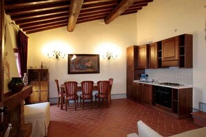 Interior - Villa with pool (Capolona)