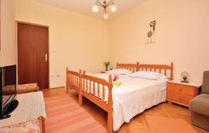 Free WiFi, bed sheets - Lovely apartment in Jelsa with WiFi (Jelsa)