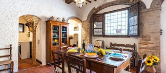 Amazing home in Capannoli PI with WiFi
