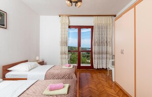 3 bedrooms, free WiFi, bed sheets