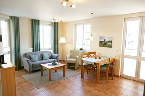 TV - Apartment 12 - Apartment house Linquenda (Heringsdorf)