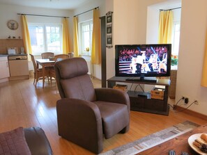 TV - Apartment Schubert - Apartment Schubert-2 bedrooms for max. 4 persons and 1 baby (Zinnowitz)
