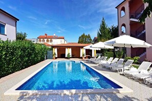 Pool - Studio with pool and air conditioning (Novigrad)