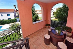 Property grounds - Studio with pool and air conditioning (Novigrad)