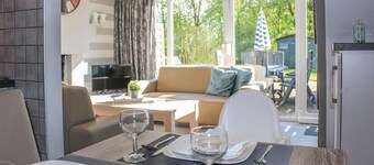 Beautiful home in Bruinisse with WiFi
