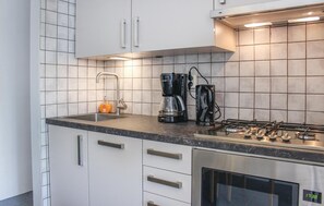 Réfrigérateur, plaque de cuisson, lave-vaisselle