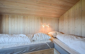 3 bedrooms, travel cot, free WiFi
