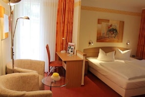 1 bedroom, travel cot, WiFi, bed sheets