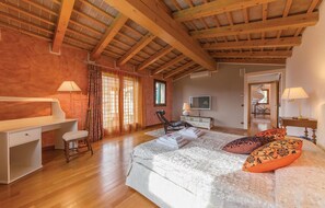 4 Schlafzimmer, Reisekinderbett, kostenloses WLAN, Bettwäsche