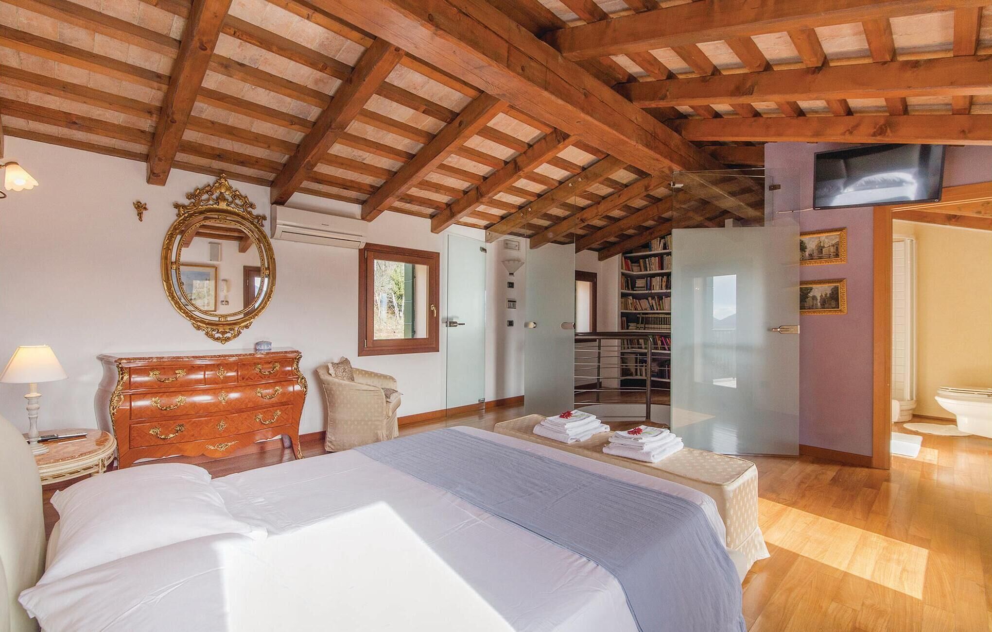 4 chambres, lit parapluie, Wi-Fi gratuit, draps fournis