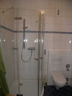 Shower, towels - Holzhausen - House Lucie (Heringsdorf)