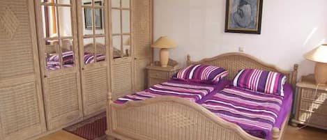 1 habitación y ropa de cama