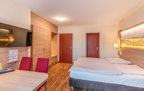 1 Schlafzimmer, Reisekinderbett, kostenloses WLAN, Bettwäsche