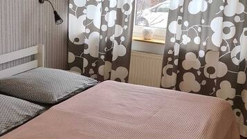 2 bedrooms, WiFi, bed sheets