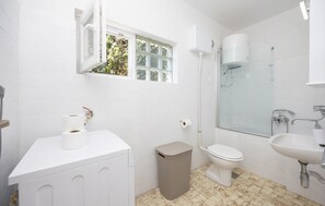Bathtub