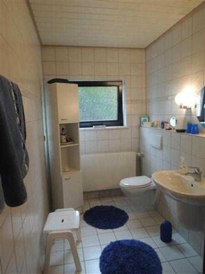 Hårtørrer, håndklæder