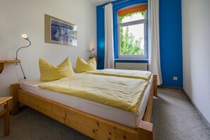 2 quartos, berço de viagem, Wi-Fi, roupa de cama