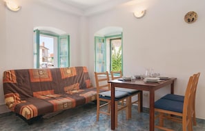 Dining - Nice home in Postira with kitchen (Postira)