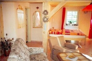 1 bedroom, bed sheets