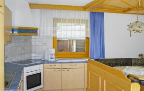 Kühlschrank, Herdplatte, Geschirrspüler