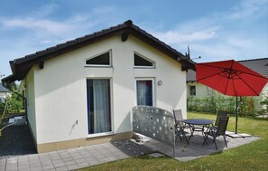 Outdoor dining - Nice home in Gerolstein/Hinterhausen (Gerolstein/Hinterhausen)