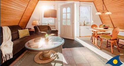 Reetdachhütte im Birkenhain