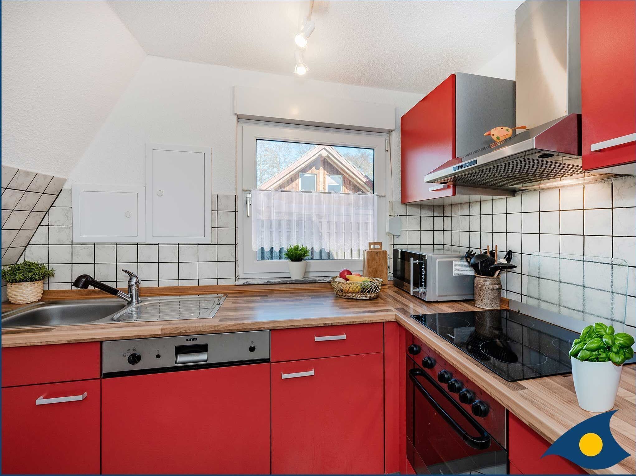 Kjøleskap, mikrobølgeovn, ovn og oppvaskmaskin