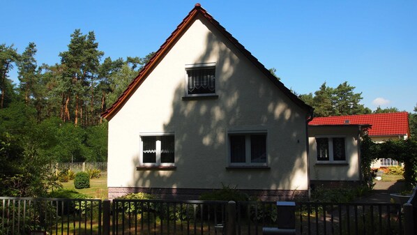 Unclassified image, 1 of 17, button