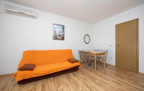 TV - 1 bedroom nice apartment in Lokva Rogoznica (Lokva Rogoznica)