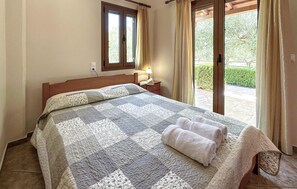 2 sovrum, resesäng och sängkläder