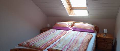 2 soverom, strykejern/-brett, wi-fi og sengetøy