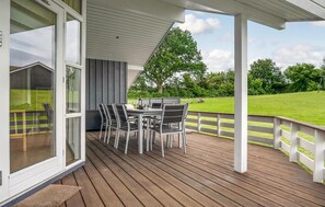 Outdoor dining - Pet friendly home in Rudkøbing (Rudkøbing)