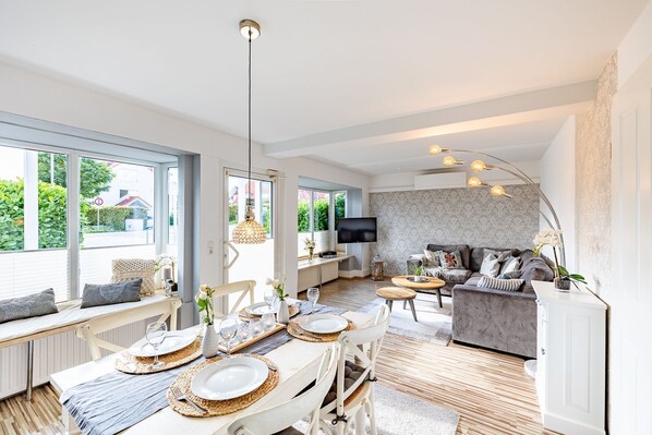 Unclassified image, 1 of 26, button