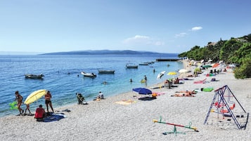 Una spiaggia nelle vicinanze