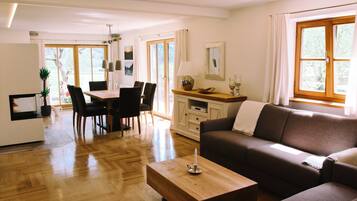 Flat-screen TV, fireplace