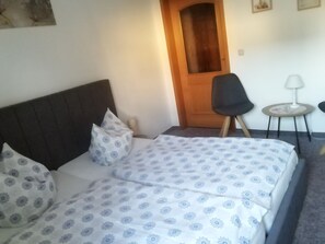 1 室のベッドルーム、WiFi、ベッドシーツ