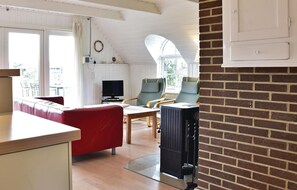 TV, fireplace, DVD player