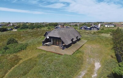 Nice home in Hvide Sande with ethernet internet