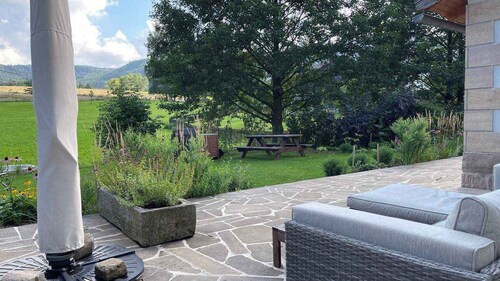 Holiday home with large terrace and Wifi in beautiful surroundings