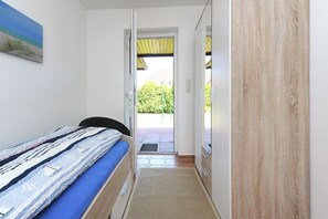 Unclassified image, 2 of 39, button - Apartment 1 - House "Rear Admiral Eduard Varrentrapp (Neuharlingersiel)