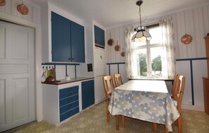 Dining - Nice home in Köpmannebro with house sea view (Köpmannebro)
