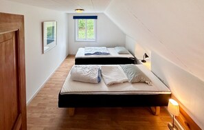 3 bedrooms, WiFi (free)