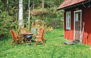 Outdoor dining - 1 bedroom beautiful home in Karlsborg (Karlsborg)