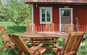Outdoor dining - 1 bedroom beautiful home in Karlsborg (Karlsborg)
