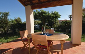 Outdoor dining - Nice home in Prunete with WiFi (Prunete)