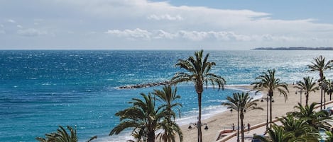 Tæt på stranden